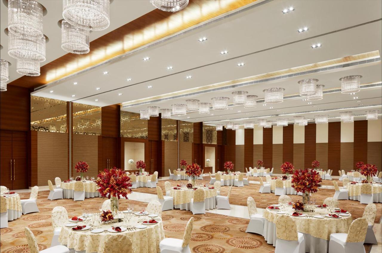 Отель Taj Swarna, Амритсар Экстерьер фото The Grand Ballroom