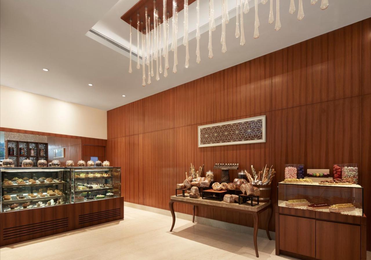 Отель Taj Swarna, Амритсар Экстерьер фото The Pastry Shop